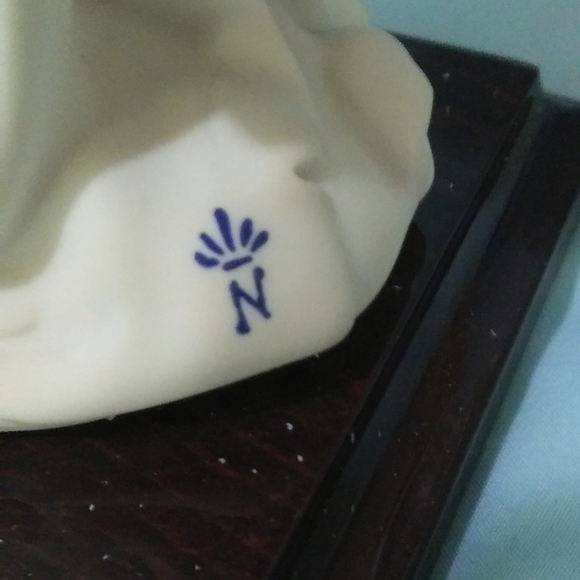 Giuseppe Armani Collectable Figurine - Picture 4 of 8